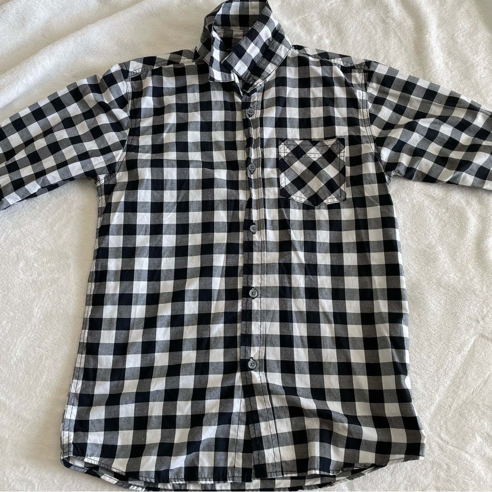 boy’s black/white flannel